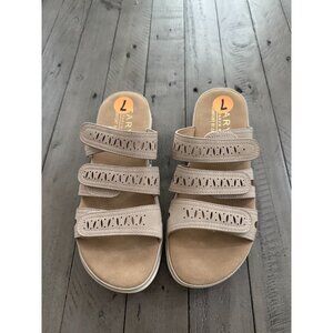 Taryn Rose Taylor Slide Sandals Beige Suede Size 7 NWOT